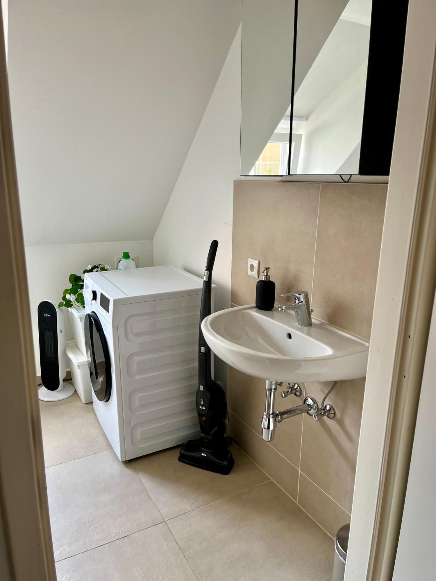 Flores City Center Studio - Easy Self-Check-In Graz Buitenkant foto