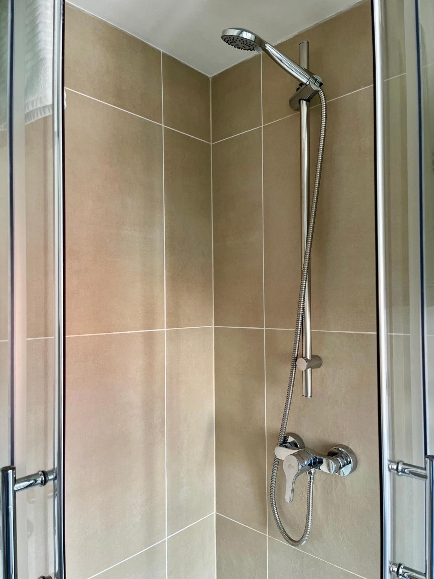 Flores City Center Studio - Easy Self-Check-In Graz Buitenkant foto
